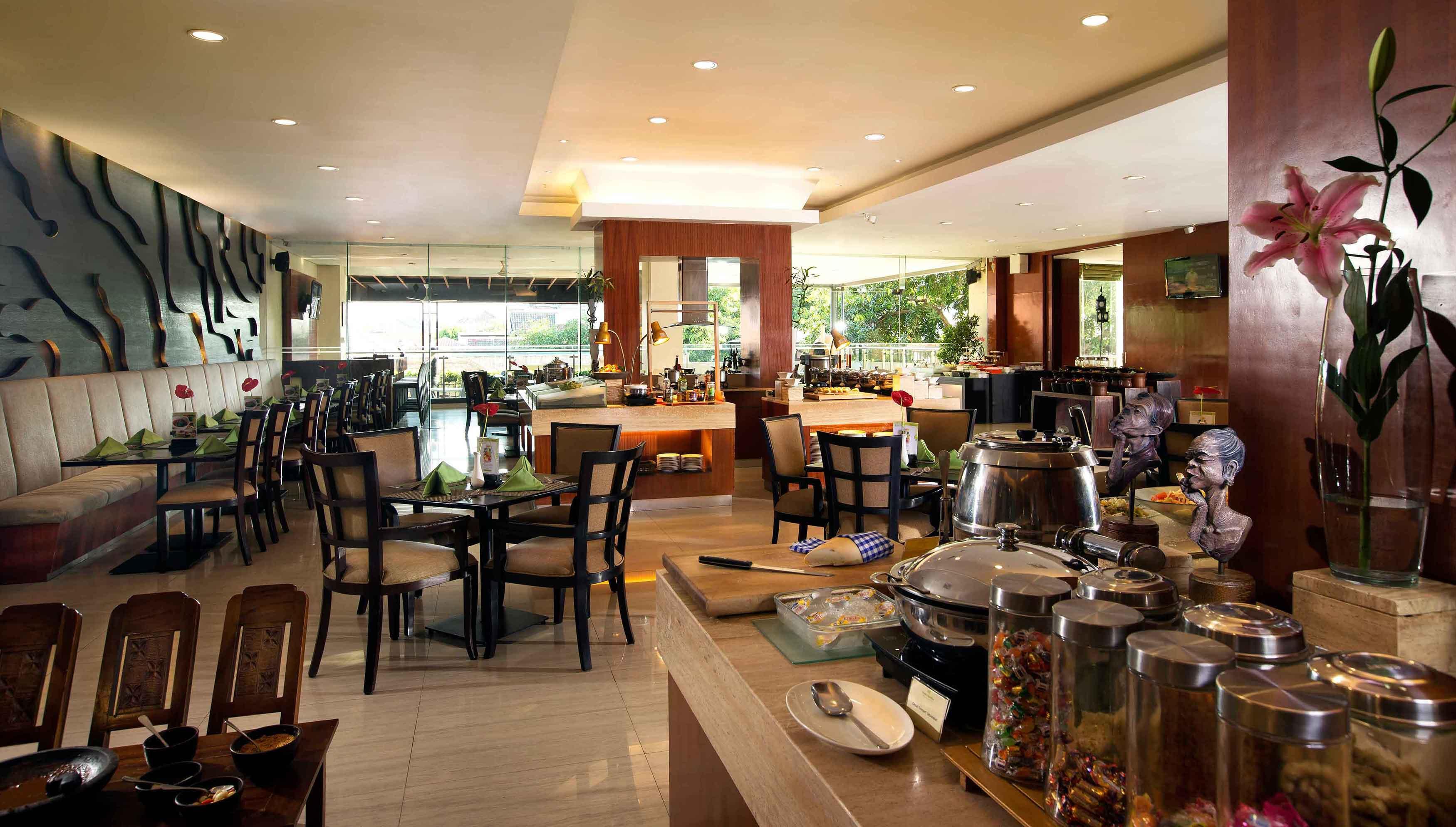 The Capital Hotel Surabaya Esterno foto