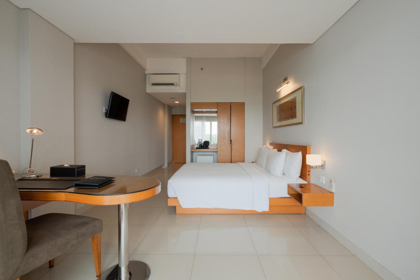 The Capital Hotel Surabaya Esterno foto
