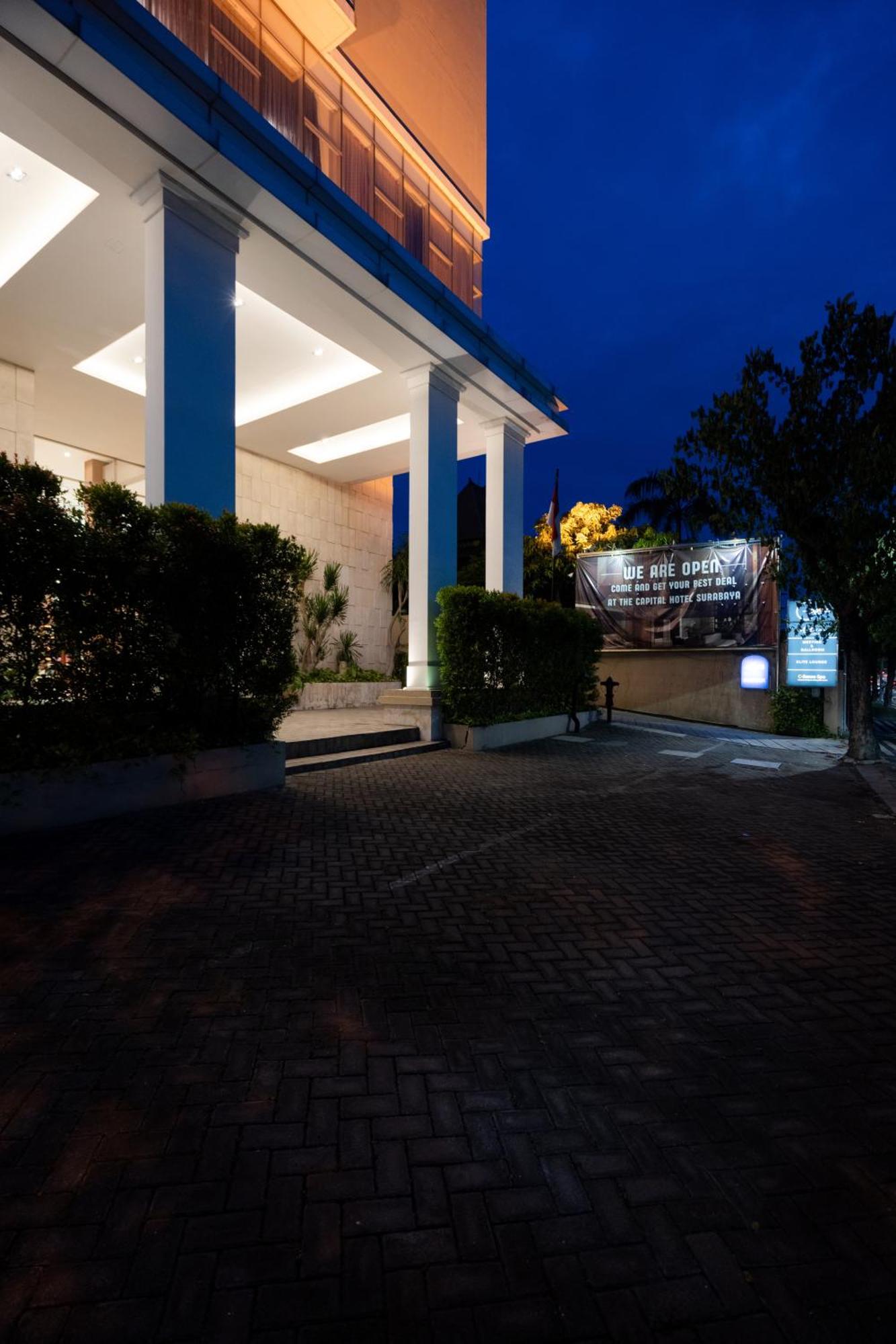 The Capital Hotel Surabaya Esterno foto